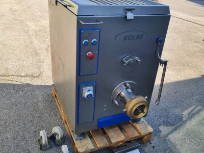 Stroj za mletje mesa KOLBE MW52 / rabljen