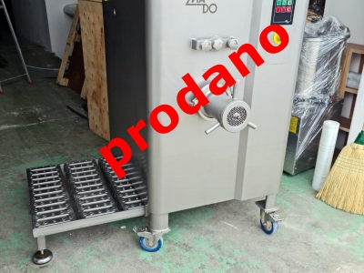 Mesoreznica z mešalcem MADO MEW 723 (rabljena)